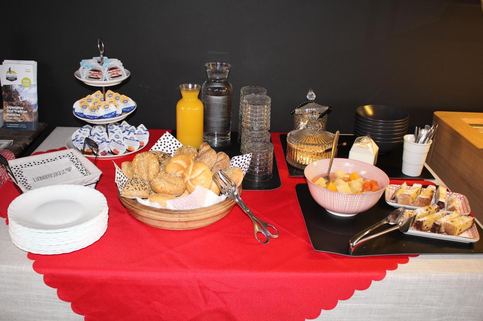 Garni Unterwegguetl Bed & Breakfast Naturns Luaran gambar