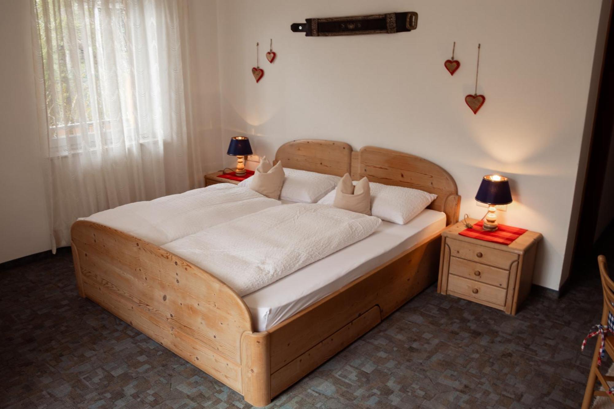 Garni Unterwegguetl Bed & Breakfast Naturns Luaran gambar